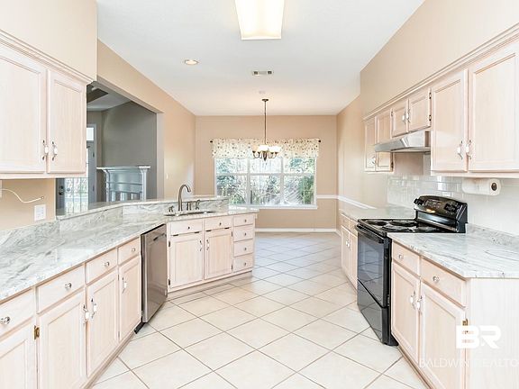 4th image of 6117 Lennox Pl