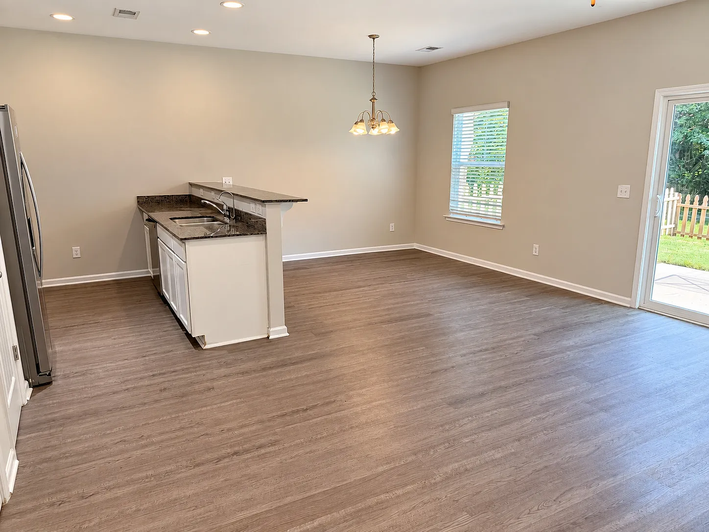 3 bed, 3.5 bath, 1600 sqft, $1,795 — Photo 3