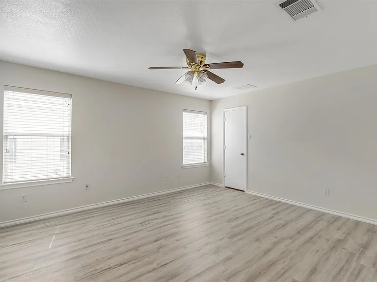 3207 Barksdale Dr — Photo 12