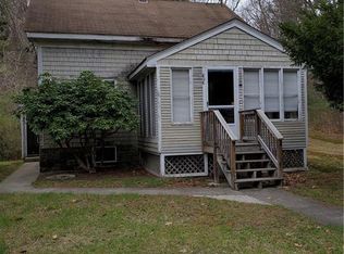 696 Old Smithfield Rd, North Smithfield, RI 02896