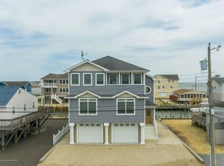 17 Carroll Ave, Tuckerton, NJ