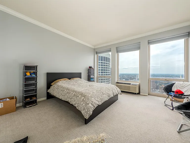 111 E Chestnut St #57G — Photo 9