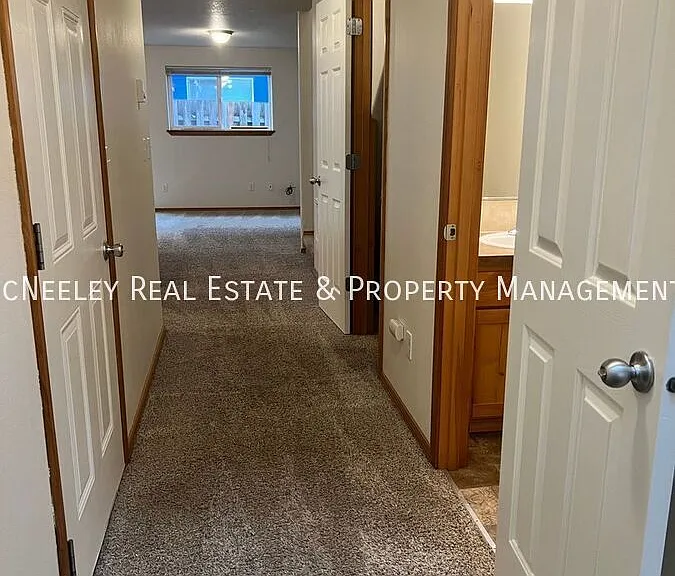 480 Lair Ln — Photo 2