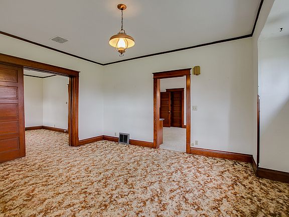 5th image of 22935 Farwell Ave
