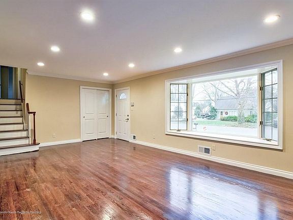 3rd image of 1173 Kearney Dr