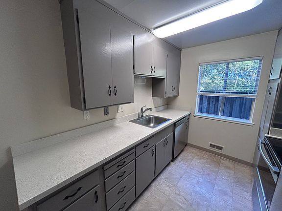 4th image of 565 Matadero Ave #3