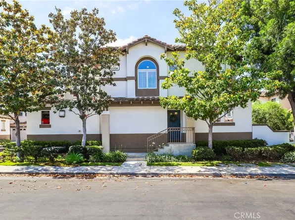 2348 Sunningdale Dr, Tustin, CA 92782