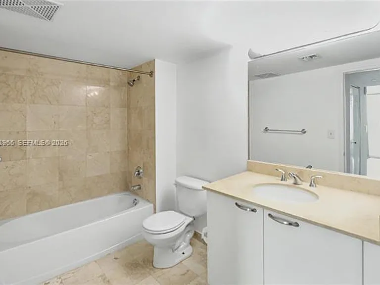 2101 Brickell Ave #CU-1611 — Photo 20