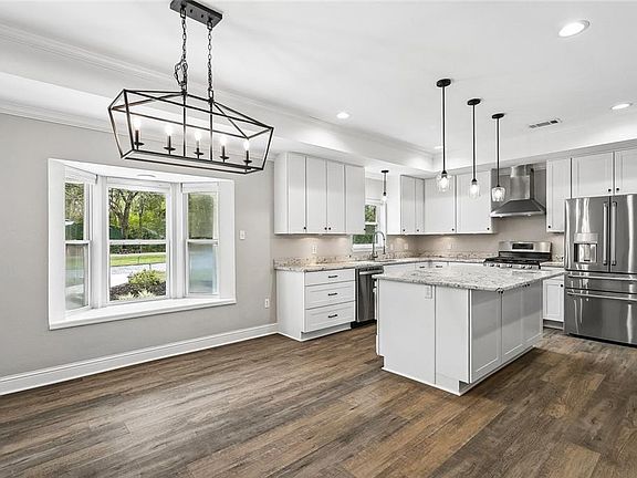5th image of 1551 Labarre St