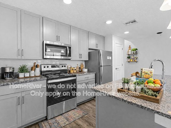 2nd image of 5205 Eggleston Ave #301