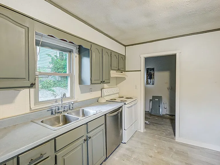 314 Sheridan Ave — Photo 10