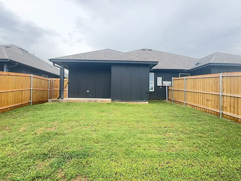 11511 University Dr — Photo 20