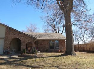 8217 S Peach Ave, Broken Arrow, OK 74011