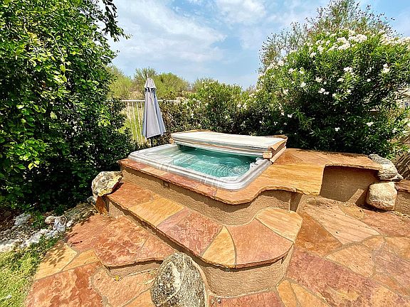 Relax in your Jacuzzi 