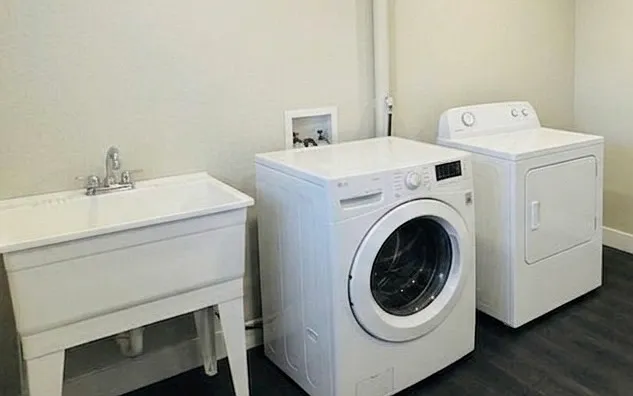 2 bed, $2,300 — Photo 4