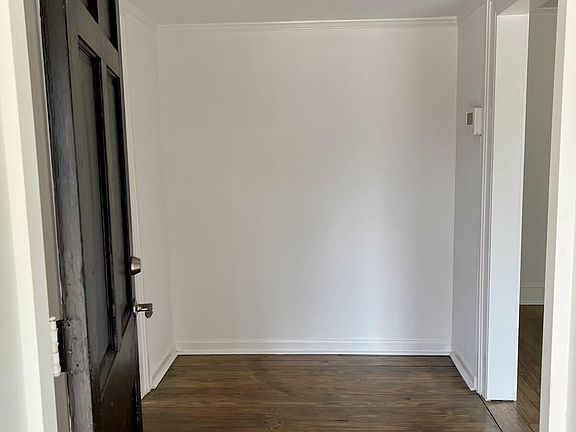 4th image of 3791 Berkley Dr