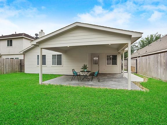 3rd image of 32323 Golden Oak Park Ln