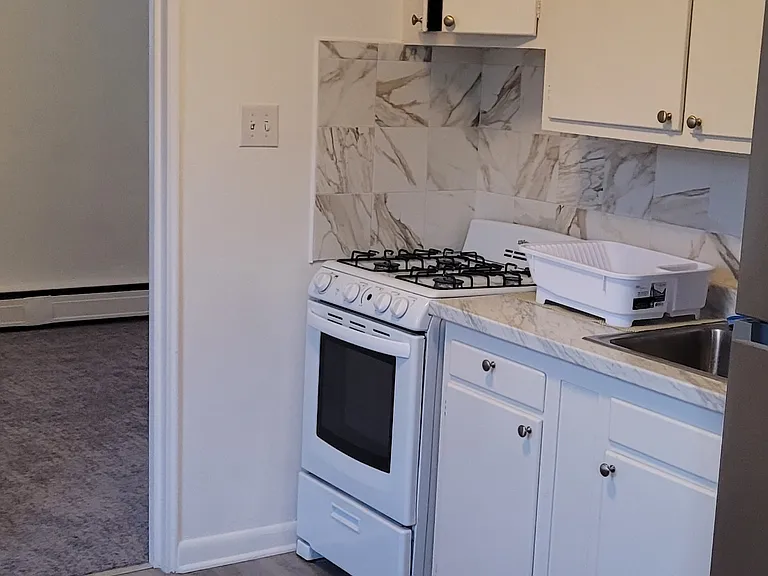 7712 Watson St #5 — Photo 6