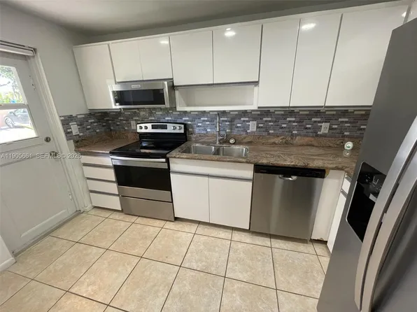 4500 N Federal Hwy APT 102A, Pompano Beach, FL 33064