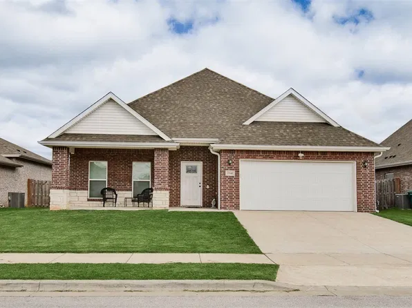 2140 Periwinkle Pl, Centerton, AR 72719