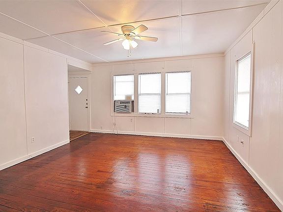 3rd image of 1211 Elmira St