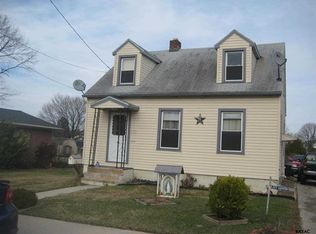 35 Monroe St, Hanover, PA 17331