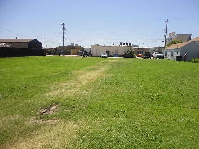 1st image of 218 E Tonhawa St