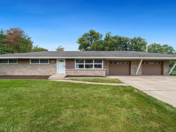 4604 Mohawk Rd, Rockford, IL 61107