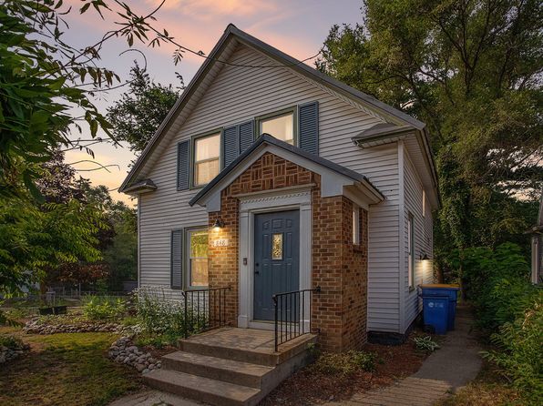 848 Hall St SE