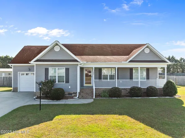 527 Rachel Lane, Grimesland, NC 27837