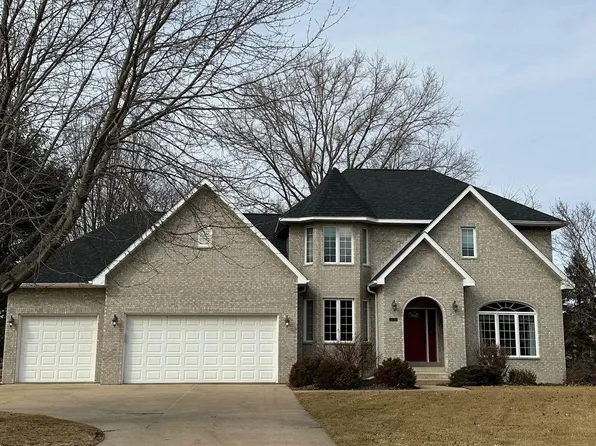 2636 Cliffwood Dr, Burlington, IA 52601