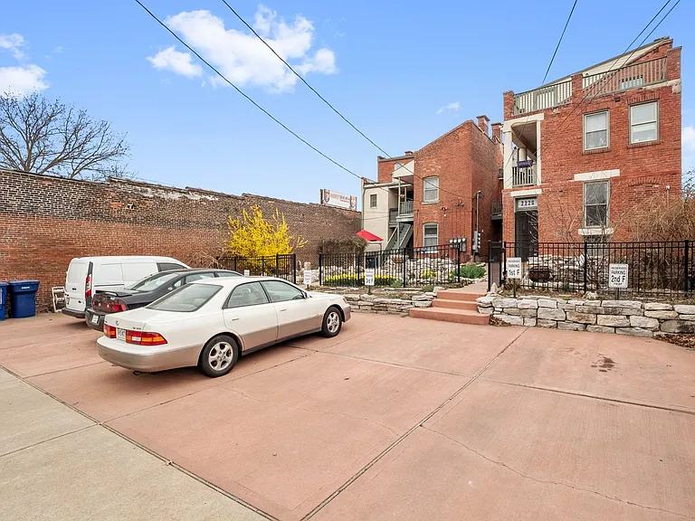 2226 Gravois Ave #1F — Photo 28