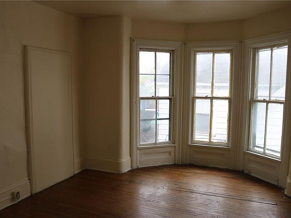 3rd image of 224 Beecher St