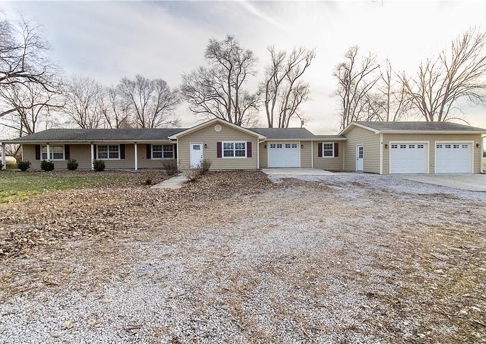 17823 Eisenhower Rd, Leavenworth, KS 66048 Zillow