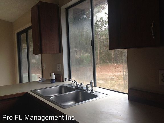 4th image of 904 Mentmore Cir