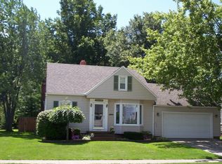 13520 Thraves Rd, Garfield Heights, OH 44125
