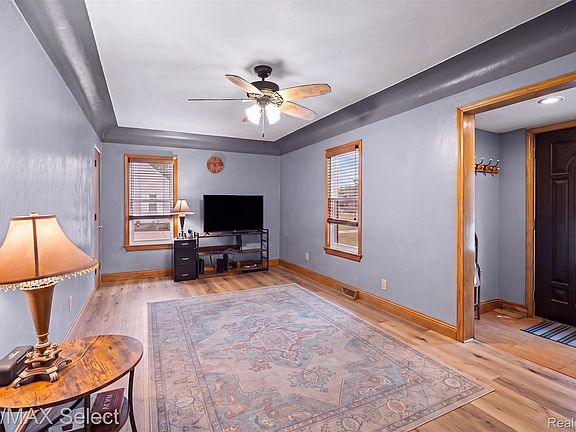 4th image of 7057 Kessling St