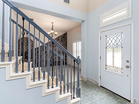 4th image of 416 Meadow View