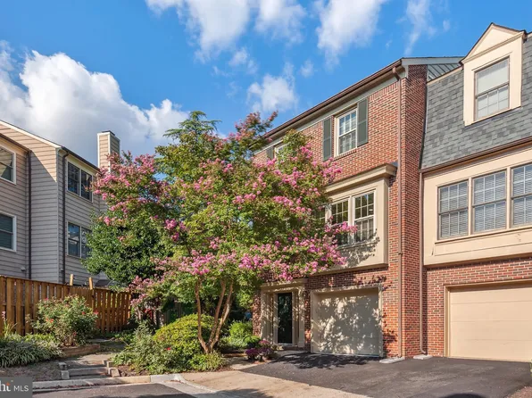 3802 Vermont Ct, Alexandria, VA 22304