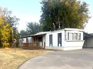 608 N 7th St, Weatherford, OK 73096