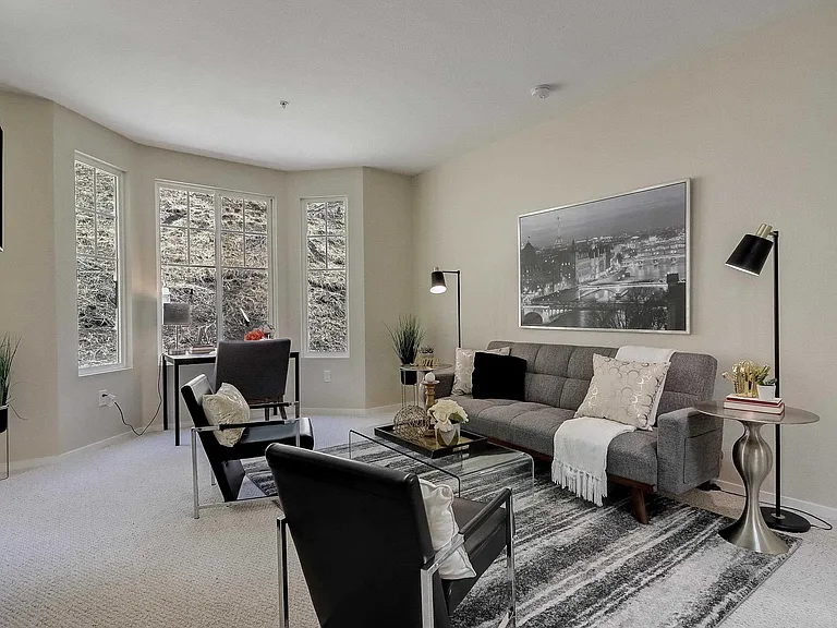 200 Caldecott Ln #108 — Photo 18