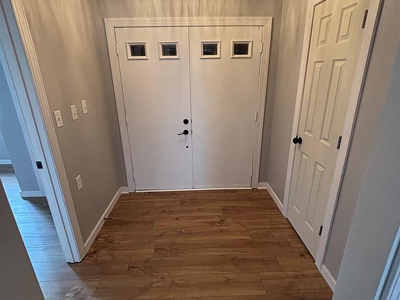 2nd image of 614 Jeannine St