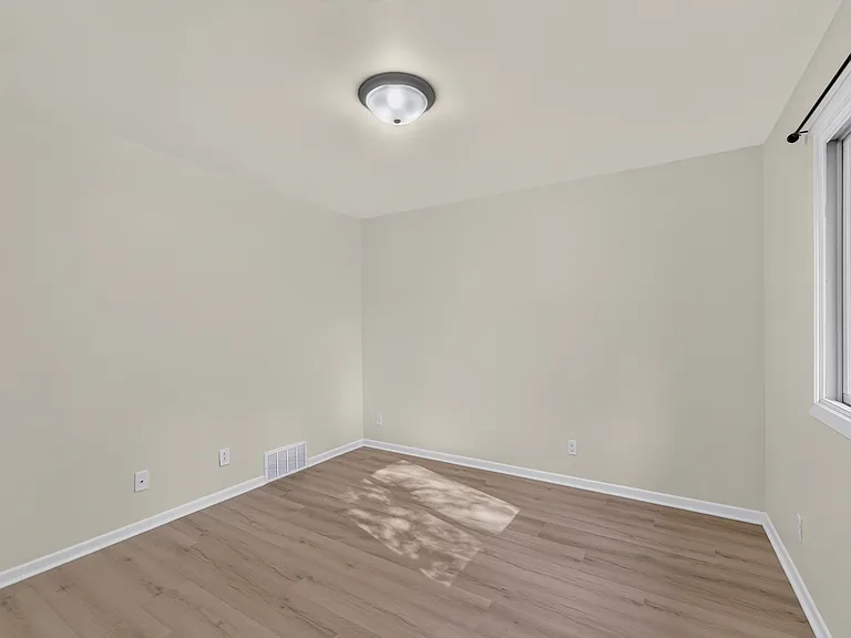 316 Park Ave — Photo 11