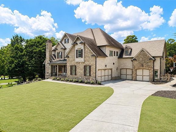 2nd image of 1084 W Nancy Creek Dr NE