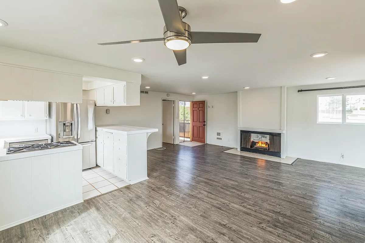 Photo 1 of 45 - 851 Cypress Ave #B - Hermosa Beach, CA Primary Photo - 851 Cypress Ave #B