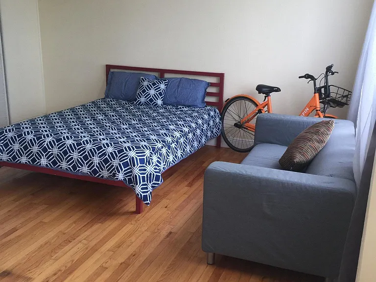 2115 SW 3rd Ave #10 — Photo 2