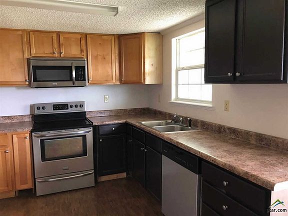3rd image of 10865 Clover Ln