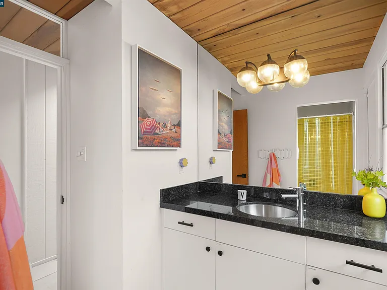 8021 Shay Dr — Photo 26