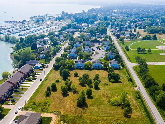 3rd image of 38 New Lakeshore Rd