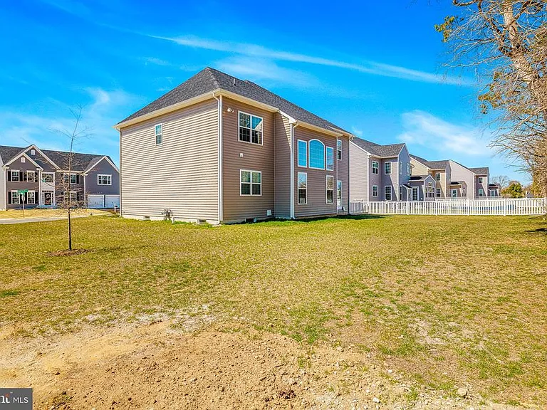 243 Wavyleaf Dr — Photo 36